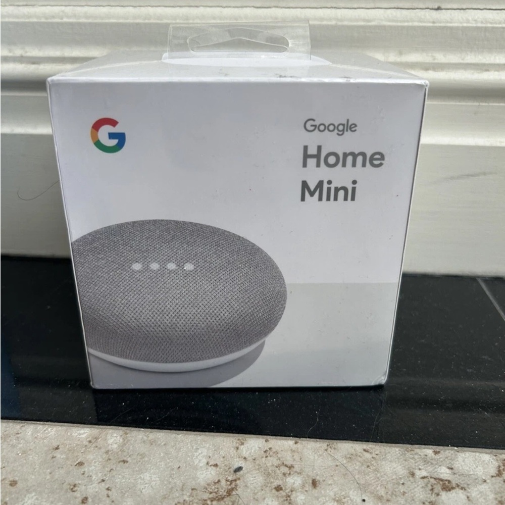 Google Home Mini - Smart Speaker with Google Assistant - Chalk NEW